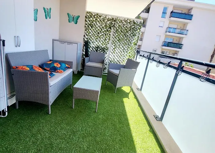 Beau Studio, Terrasse, Proche Tramway Appartement
